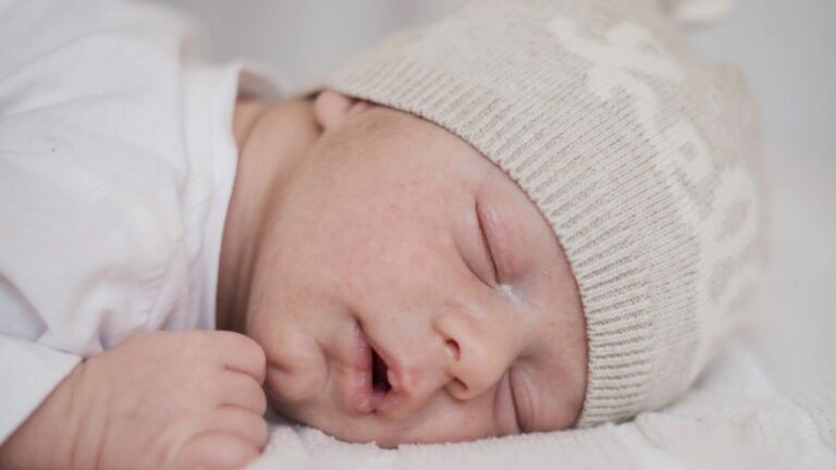 come far dormire un neonato tutta la notte