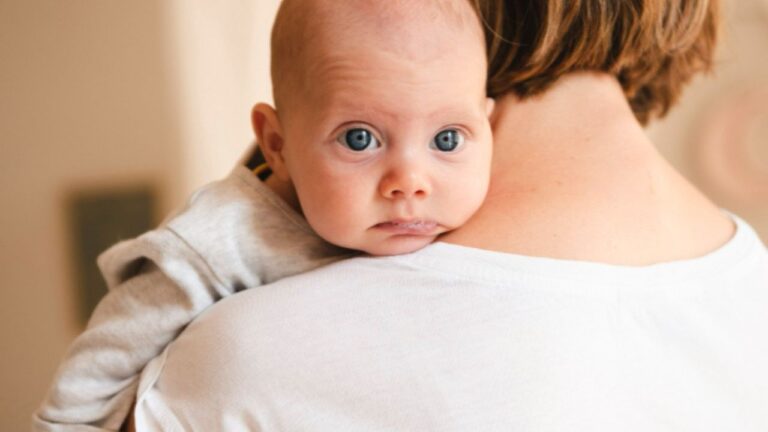 neonato non dorme di giorno