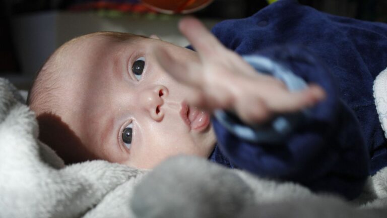 neonato sonno leggero