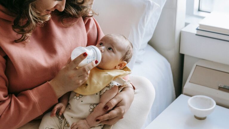 neonato non dorme dopo latte artificiale